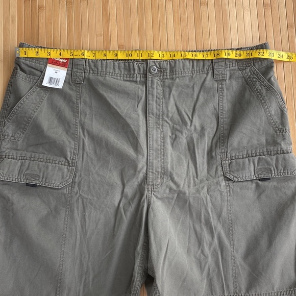 WRANGLER Authentic Cargo 6 Pockets Shorts Size 48 Color Gray Brand New With Tags - Picture 4 of 11